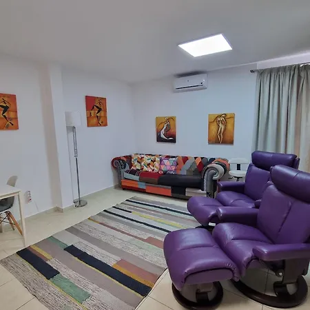 Cozy In Terraced House Homestay