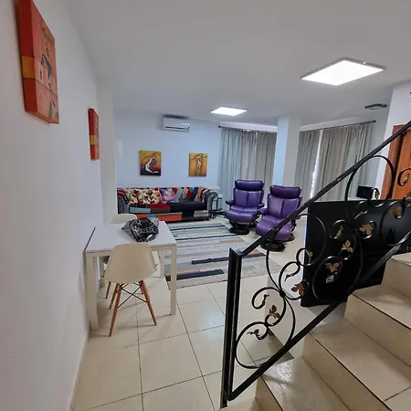 Rum i privatbostad Cozy In Terraced House