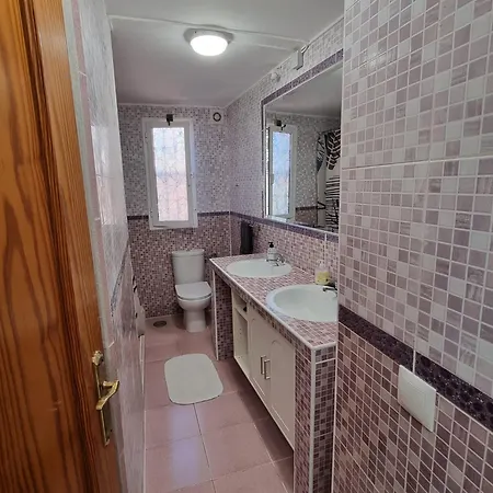 Cozy In Terraced House Homestay