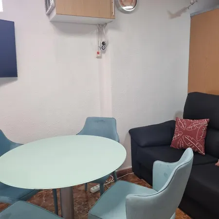 Rum i privatbostad Cozy In Terraced House *