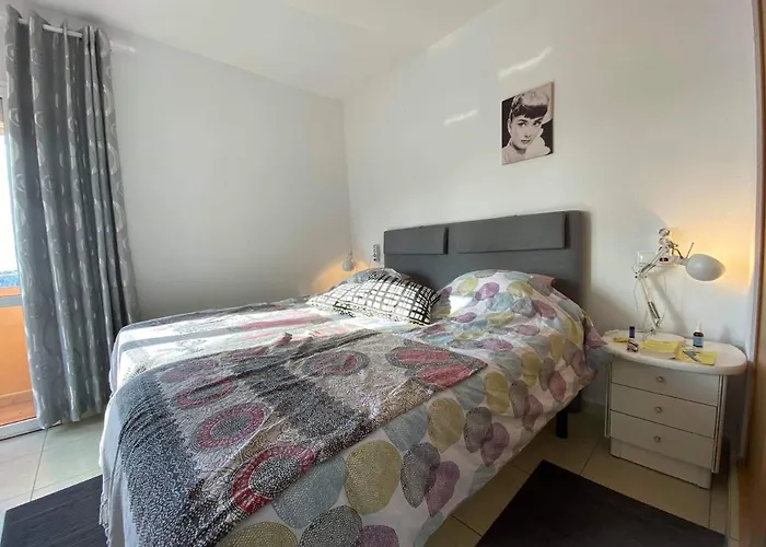 Cozy In Terraced House Séjour chez l'habitant