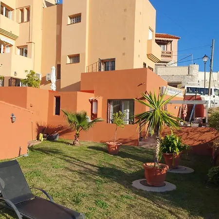 Séjour chez l'habitant Cozy In Terraced House