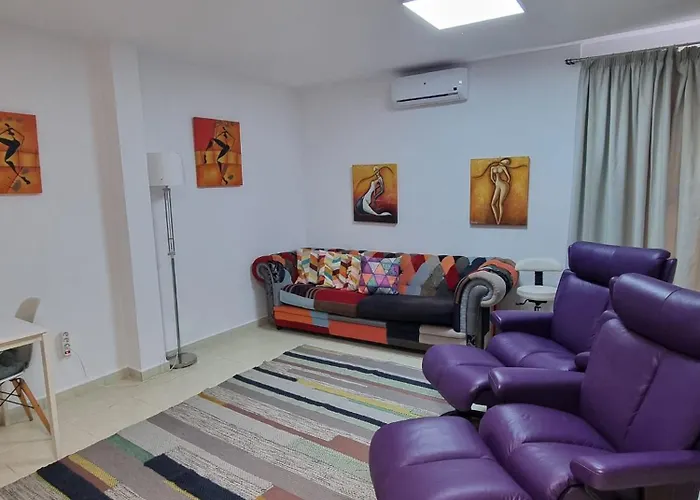 Cozy In Terraced House Homestay