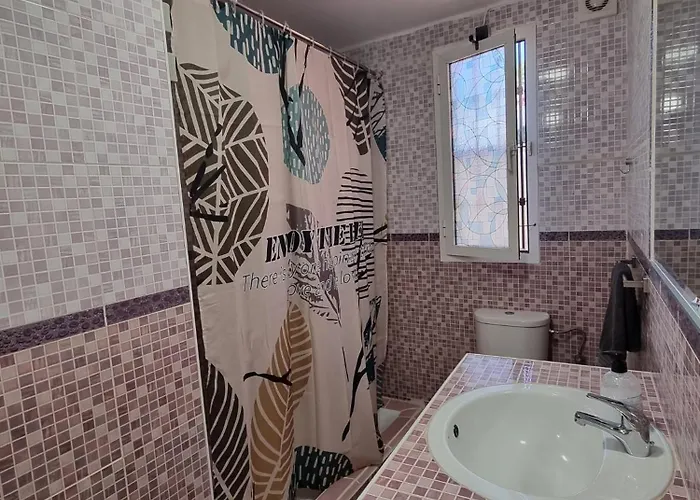 Cozy In Terraced House Homestay