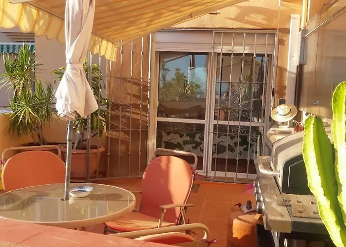 Cozy In Terraced House Homestay