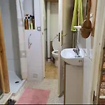 Cozy In Terraced House Homestay