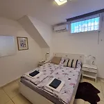 Cozy In Terraced House *