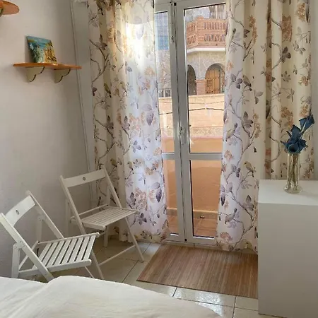 Séjour chez l'habitant Cozy In Terraced House *